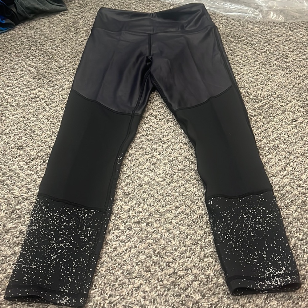 Zyia Black Reflective Metallic Light n Tight 7/8 Leggings